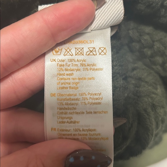 Barbour Dark Green Knit Beanie - Picture 4 of 4